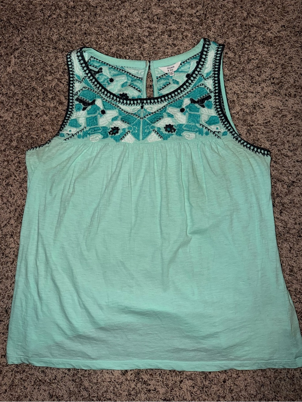 Crown & Ivy Mint Embroidered Yoke Sleeveless Top XL